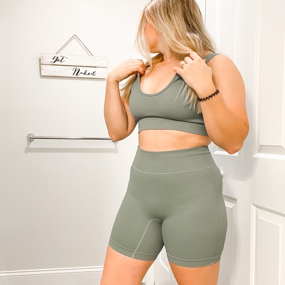 Ribbed Set - Picture 5 of 7